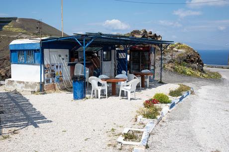 ▷ Cómo caminar de Fira a Oia, el paseo más hermoso en Santorini Santorini-Snack-Bar.jpg.optimal ▷ Cómo caminar de Fira a Oia, el paseo más hermoso en Santorini