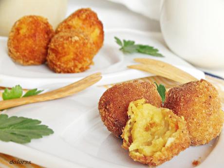 Croquetas de garbanzos con curry