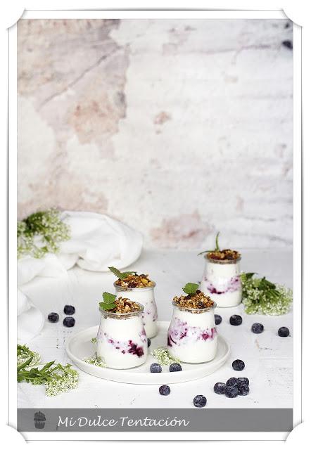 Mousse de Yogur, Arándanos y Granola