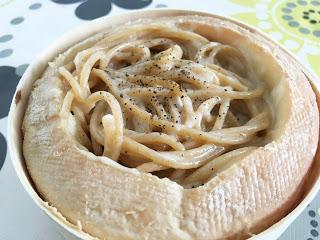 Espaguetis en torta del Casar