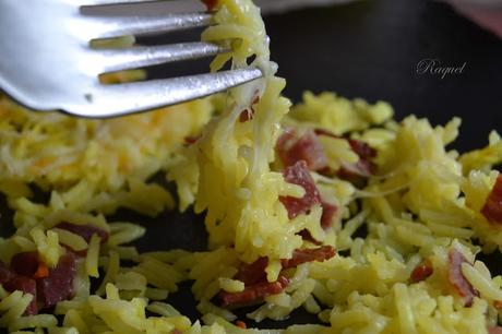 Arroz con cúrcuma jamón y mozarella gratinado al horno