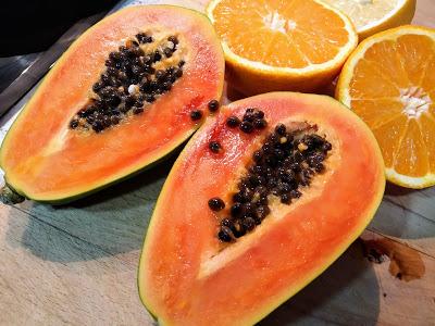 PORRA DE PAPAYA, CÍTRICOS CON SALMÓN AHUMADO Y AROMAS DE ENELDO