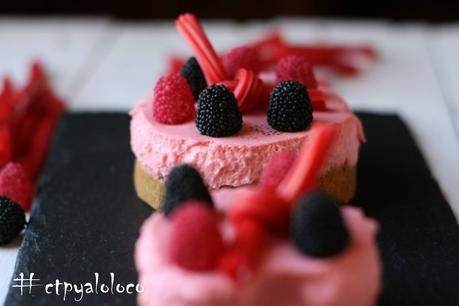 Mini tartas mousse de regaliz rojo