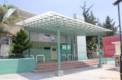 CONSTRUYEN TECHO EXTERIOR DE ÁREA DE URGENCIAS DEL HOSPITAL NICOLÁS SAN JUAN