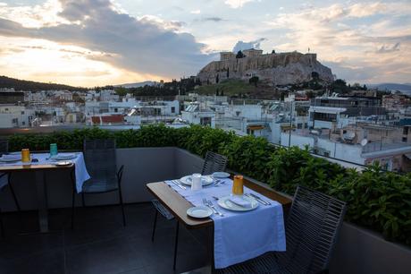 Athens-Gate-Restaurant.jpg.optimal ▷ Atenas Bucket List: 20 mejores cosas que hacer en Atenas, Grecia