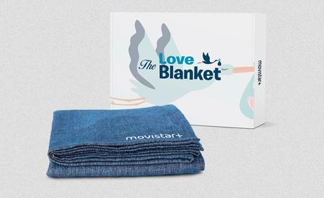 The Love Blanket: la manta con microcápsulas afrodisíacas de Movistar+ para “calentar” a los amantes de las series