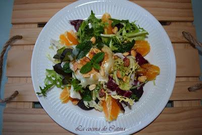 Ensalada de remolacha con naranja, queso de cabra y avellanas Ensalada de remolacha con naranja, queso de cabra y avellanas