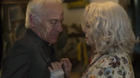 Gozosos y sorprendentes parentescos – Crítica de “La última locura de Claire Darling” (2018)