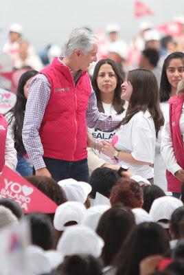 ASEGURA ALFREDO DEL MAZO QUE EL SALARIO ROSA TAMBIÉN APOYA A LAS JÓVENES QUE TIENEN HIJOS Y DESEAN SEGUIR ESTUDIANDO