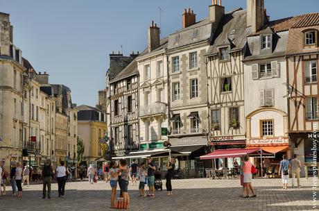Poitiers Poitiers viaje Francia turismo roadtrip