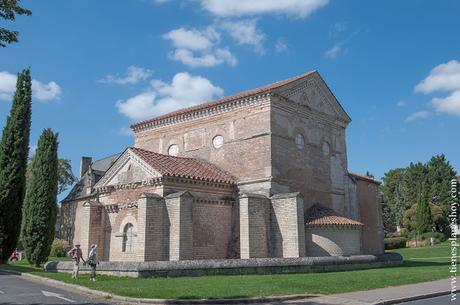 Baprtisterio Poitiers viaje Francia turismo