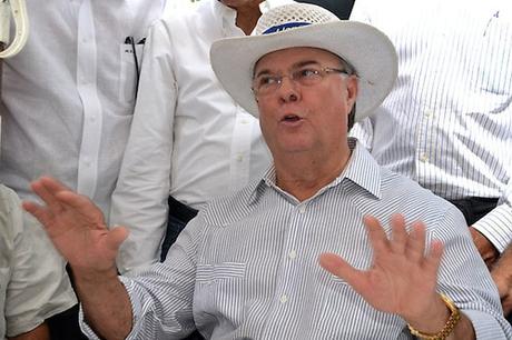 Hipólito le dice a Milagros que ganará convención y que no se retirará.