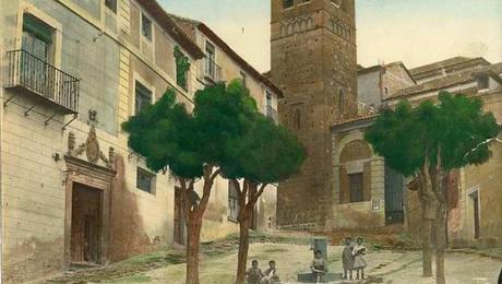 Calle de Santa Leocadia hacia 1915. A la izquierda la portada que acogerÃ­a la Casa del Maestro en 1928. FotografÃ­a de Abelardo Linares ARCHIVO MUNICIPAL DE TOLEDO. ColecciÃ³n: Luis Alba