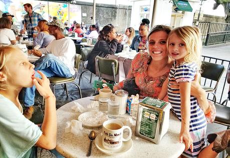 cafe-du-monde ▷ ¡Comenta sobre las mejores cosas para hacer en Nueva Orleans con niños! por melissa