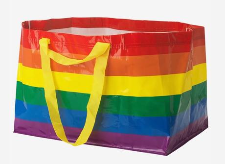 IKEA lanza una edición limitada de su bolsa con la bandera arcoíris con motivo del Orgullo 2019