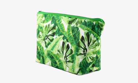 waterproof-pouch-green-leaf ▷ Equipo esencial para escapadas de fin de semana