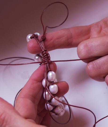 Pulsera con perlas en 8 pasos