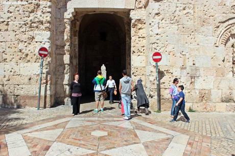 Las 8 puertas de Jerusalén: ocho puertas que rodean cuatro barrios