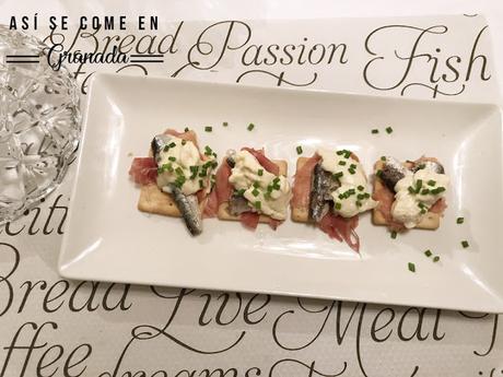 Tostas de boquerones con mayonesa Tostas de boquerones con mayonesa