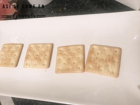 Tostas de boquerones con mayonesa Tostas de boquerones con mayonesa