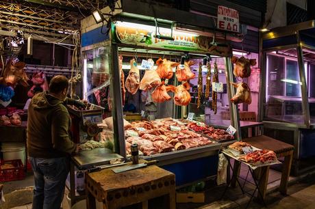 ▷ 2 días en Atenas: el itinerario perfecto para tu primera visita Meat-for-Sale.jpg.optimal ▷ 2 días en Atenas: el itinerario perfecto para tu primera visita