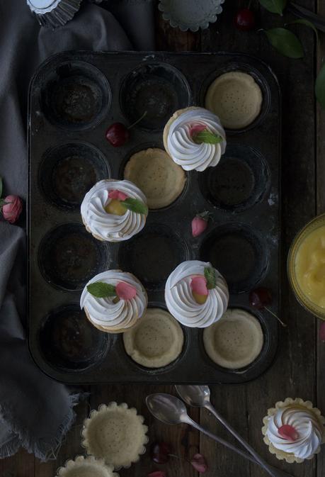 Mini Lemon Meringue Pies #Asaltablogs { Mini Tartaletas de Limón y Merengue}