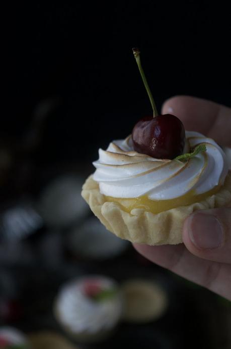 Mini Lemon Meringue Pies #Asaltablogs { Mini Tartaletas de Limón y Merengue}