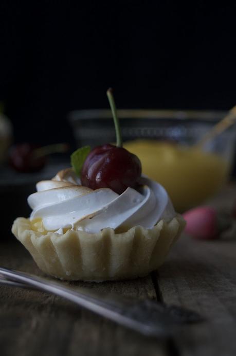 Mini Lemon Meringue Pies #Asaltablogs { Mini Tartaletas de Limón y Merengue}