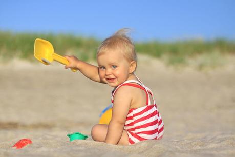 Bebés lactantes al sol: no