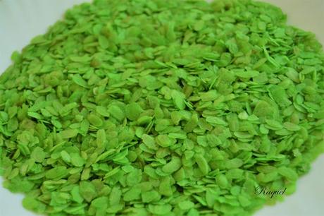 Lubina rebozada con escamas de arroz verde
