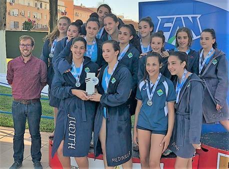 El C.W. Dos Hermanas, subcampeón andaluz cadete femenino y bronce juvenil masculino