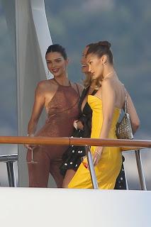 Bella Hadid, Kendall Jenner, Tommy hilfiger, F1, Giambattista Valli, TommyXZendaya, vestido fiesta, vestido, vestido corto, party, 