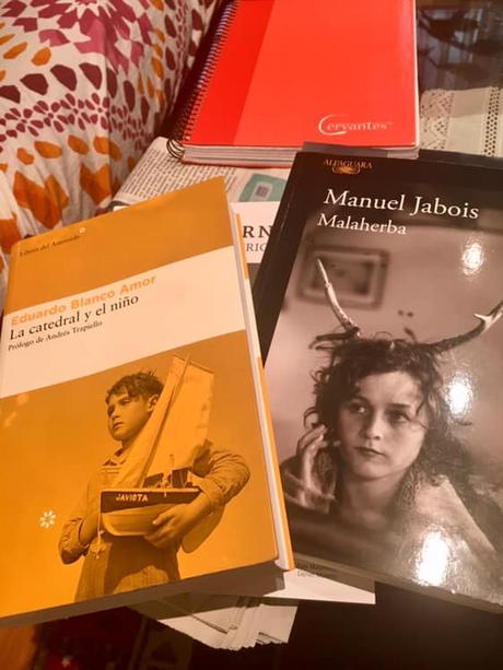 Letras Galegas La imagen puede contener: 2 personas