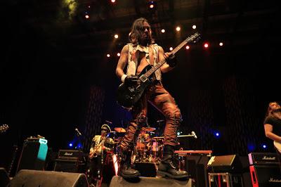 VIBRA FESTIVAL DE ARTE URBANO CON LAS VÍCTIMAS DEL DOCTOR CEREBRO VIBRA FESTIVAL DE ARTE URBANO CON LAS VÍCTIMAS DEL DOCTOR CEREBRO