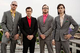 Weezer - Put Me Back Together (Go Show Extra) (2009)