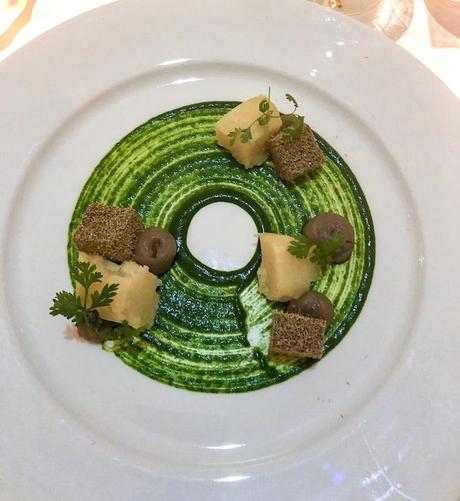 Petit R en Mandarin Oriental, pop up gastronómico con champagne Ruinart petit r plato queso laguiolle