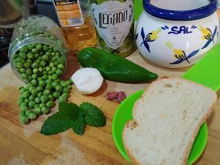 GAZPACHO DE GUISANTES CON HIERBABUENA ¿O PORRA DE CHICHAROS?