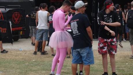 10 cosas imprescindibles que debes de llevar al Download Festival resurrection-fest-disfraz