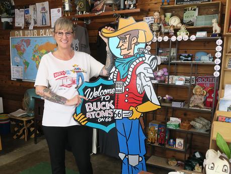 ▷ 6 cosas que hacer en Tulsa, Oklahoma Tulsa-Buck-Atoms-Cosmic-Curios ▷ 6 cosas que hacer en Tulsa, Oklahoma