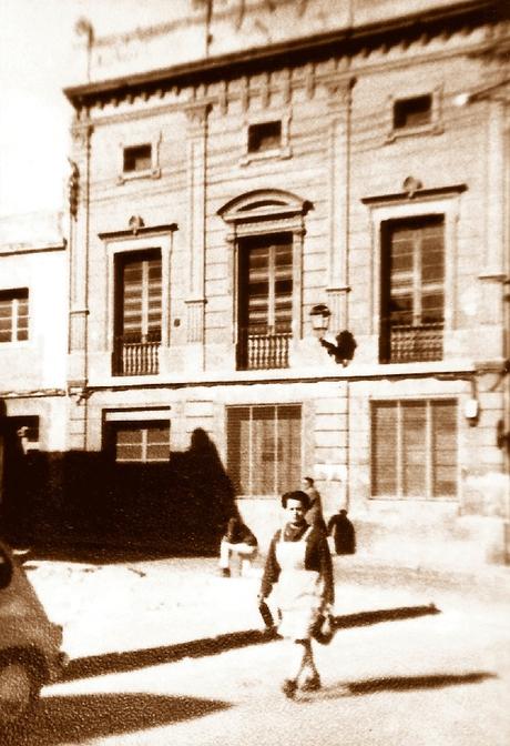 Aspecto de la fachada en los años cuarenta Fachada del Casal Catòlic de Sant Andreu en los años cuarenta