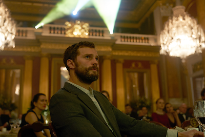 La corresponsal, Los efectos de la guerra