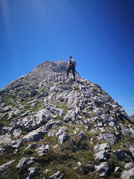 Peña Rueda y Agüeria desde Lindes Peña Rueda y Agüeria desde Lindes