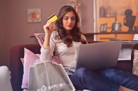 Comprar moda barata en el Outlet online es tendencia en 2019, según outletea.es Comprar moda barata en el Outlet online es tendencia en 2019, según outletea.es