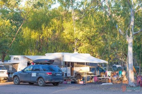 Katherine-Gorge-campsite ▷ Comente sobre cómo viajar por Australia: ¿caravana o remolque de campista? por razones para elegir una caravana de vacaciones - Diseño de baño