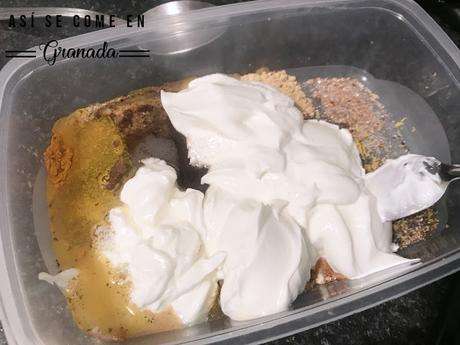 Pierna de cordero con yogur y cúrcuma Pierna de cordero con yogur y cúrcuma