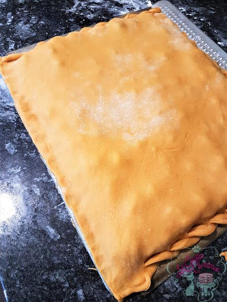 EMPANADA GALLEGA DE BACALAO Y PASAS