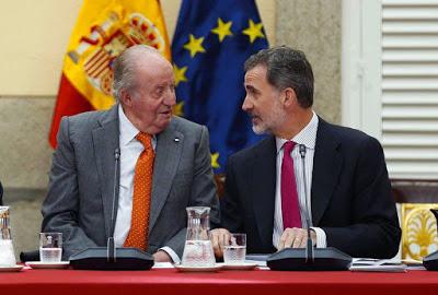 Los claroscuros del rey Juan Carlos I, retirado hoy de la vida pública oficial.
