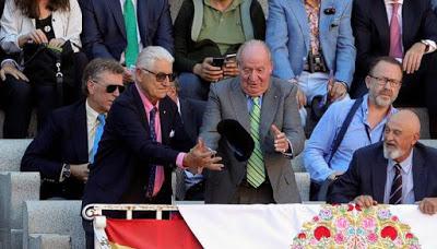 Los claroscuros del rey Juan Carlos I, retirado hoy de la vida pública oficial.