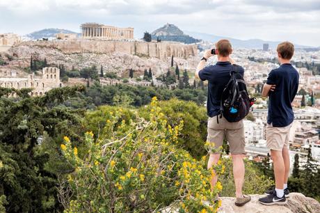 Photographing-Athens.jpg.optimal ▷ Itinerario de 10 días por Grecia: Santorini, Naxos, Mykonos y Atenas