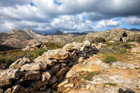 Naxos-Hiking-Trail.jpg.optimal ▷ Itinerario de 10 días por Grecia: Santorini, Naxos, Mykonos y Atenas